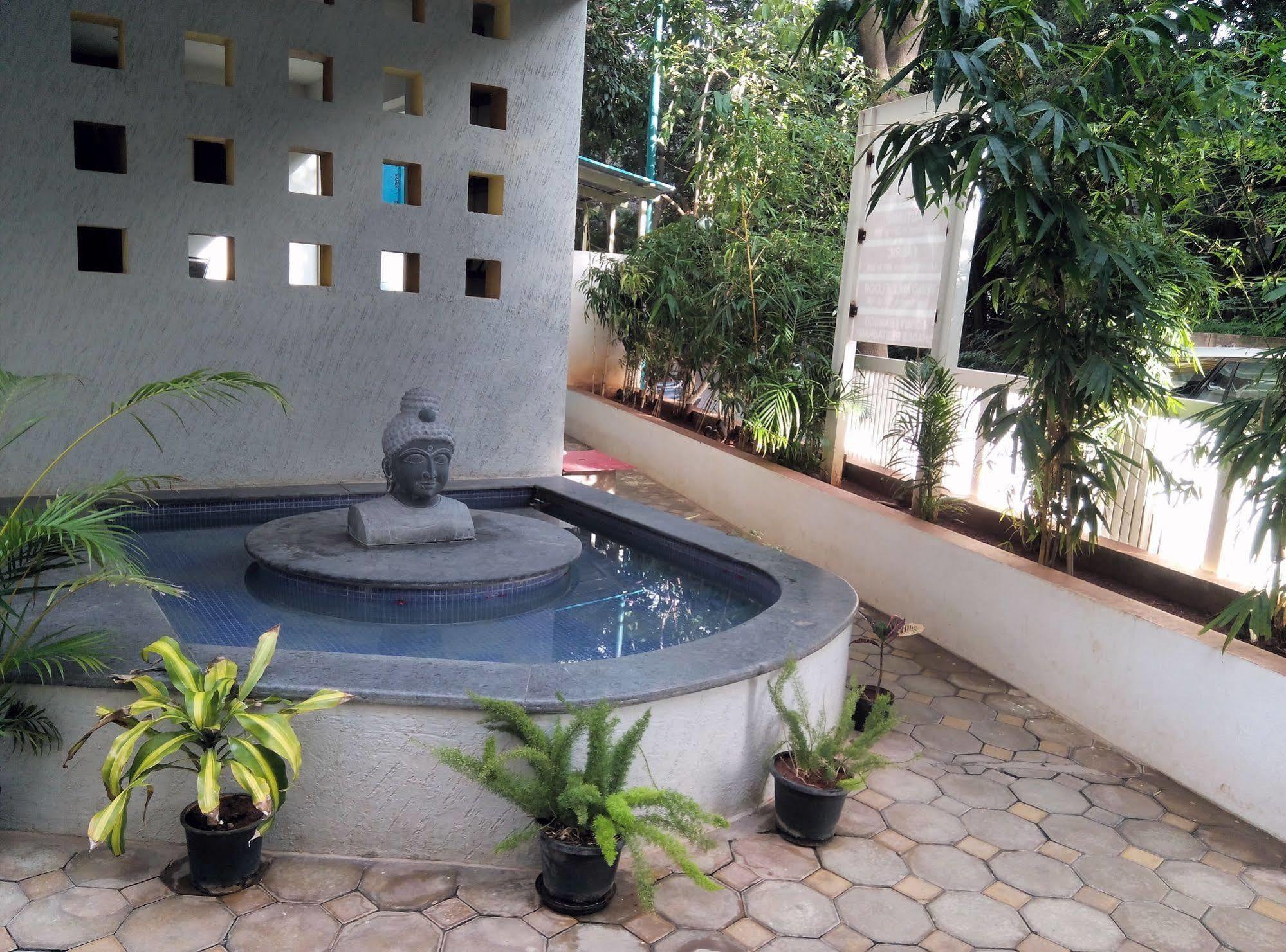 Vinaya Royal Inn Kammasandra Exterior photo